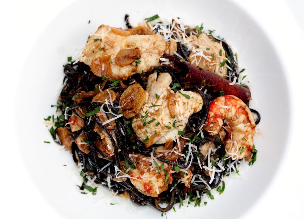 Tagliatelle Siciliana con Cocochas y Langostinos