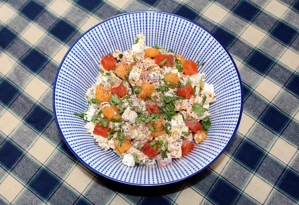 Pasta con Nísperos, Salmón Curado y Yogur Ahumado