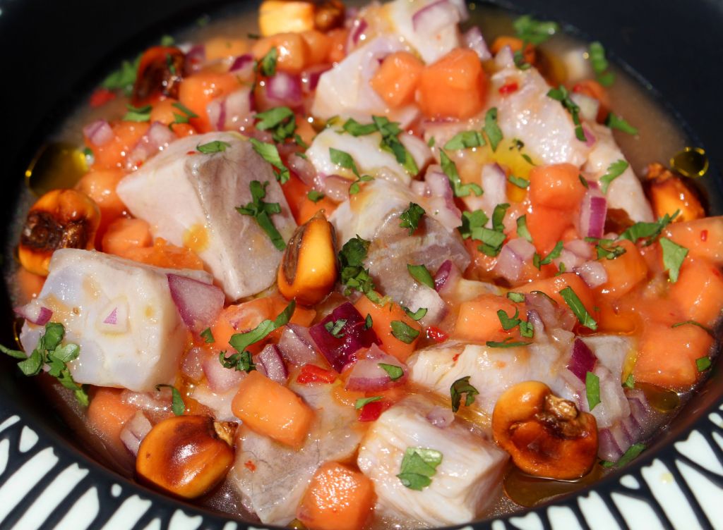 Cebiche de Corvina y Papaya