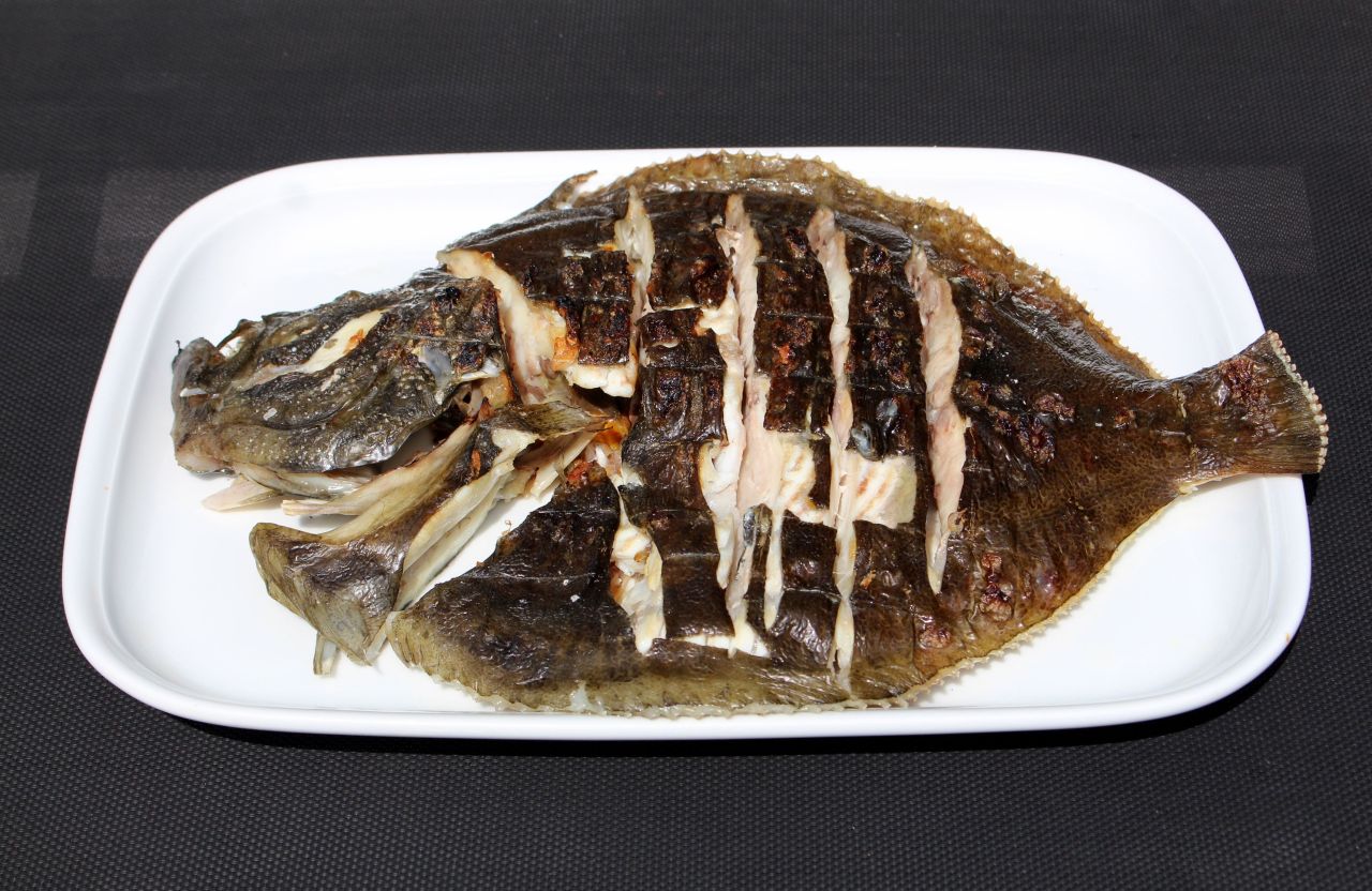 Rodaballo a la Brasa con Mayonesa de Papaya