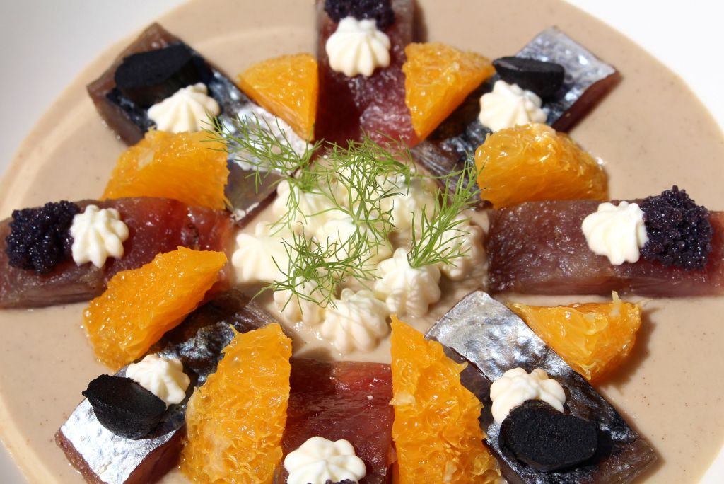 Crema de Hinojo con Caballa Ahumada y Naranja