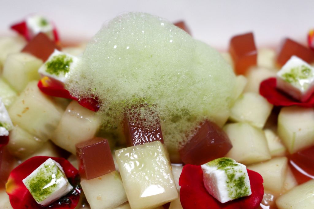 Gazpacho de Pepino y Rosas