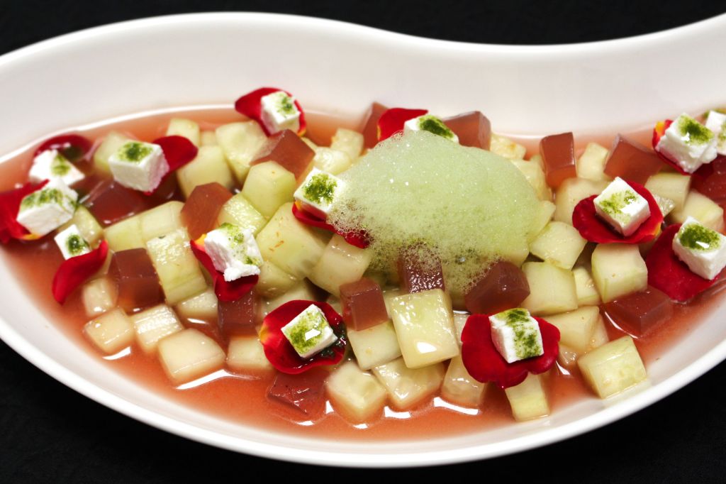 Gazpacho de Pepino y Rosas