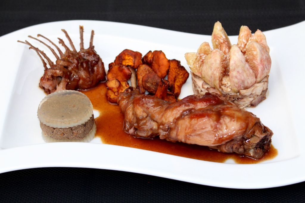 Conejo con Frambuesa y Vermut Blanco