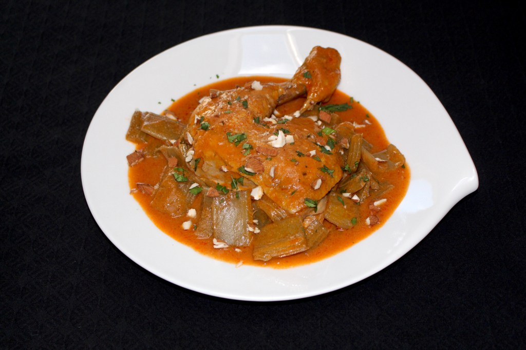 Pollo con Cardos y Almendras al Ají Panca