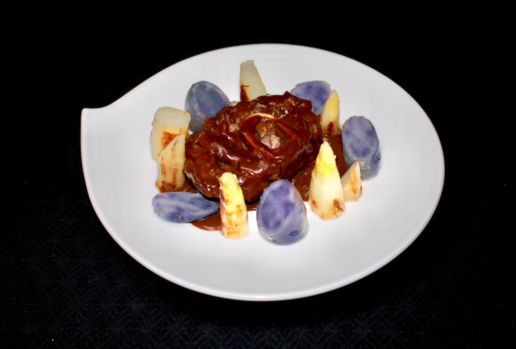 Ossobuco con Velouté de Ajo Negro