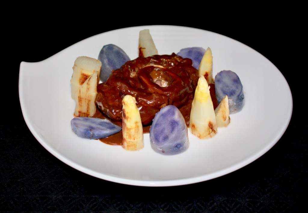 Ossobuco con Velouté de Ajo Negro