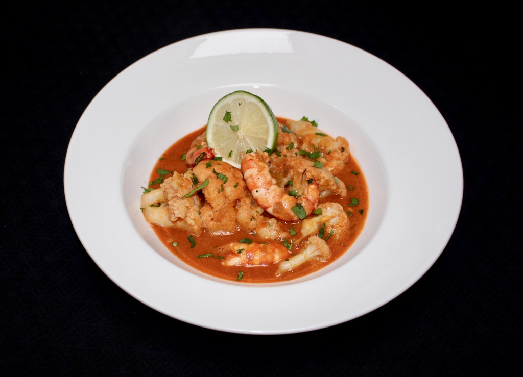 Coliflor Guisada con Gambones al Estilo Thai