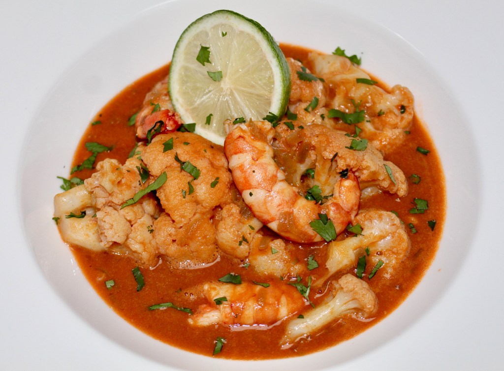 Coliflor Guisada con Gambones al Estilo Thai