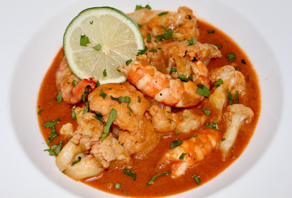 Coliflor Guisada con Gambones al Estilo Thai