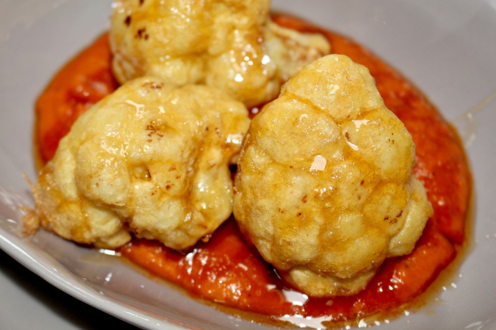Coliflor con Salsa de Sobrasada y Miel