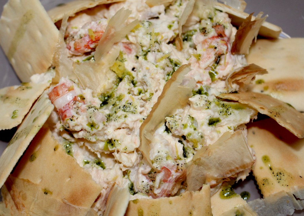 Ensaladilla Rusa Cítrica con Gambones y Bonito