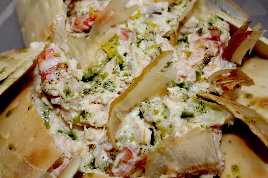 Ensaladilla Rusa Cítrica con Gambones y Bonito