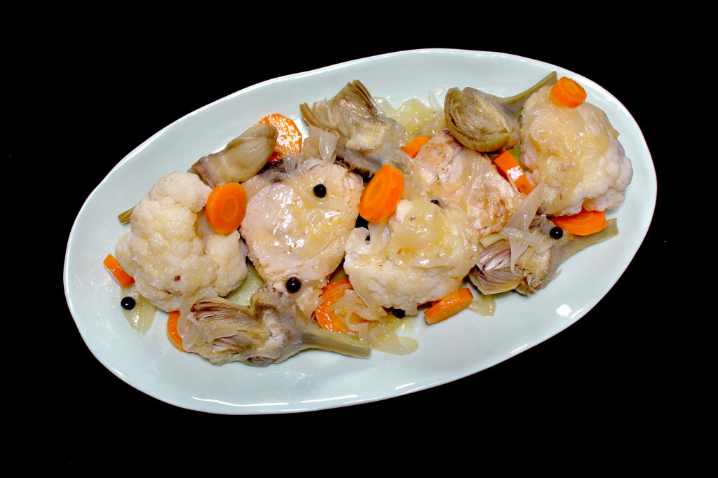 Bonito Escabechado con Verduras al Vapor