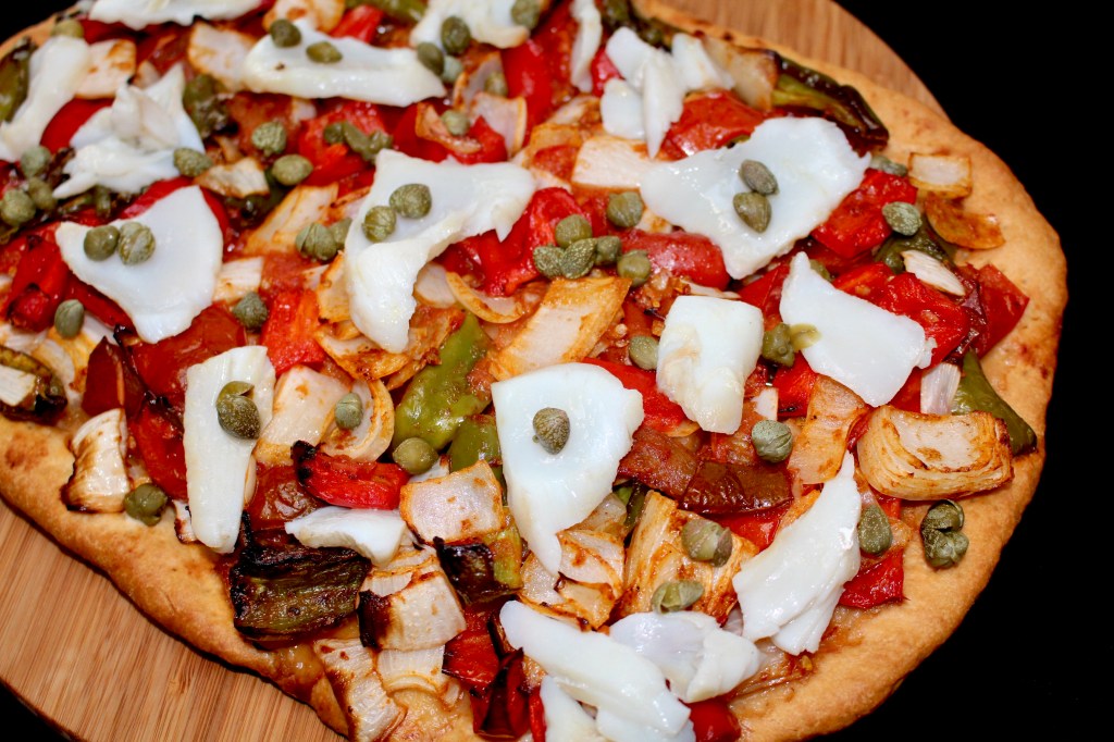 Coca de Trampó con bacalao